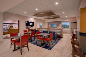 Holiday Inn Express & Suites Pigeon Forge - Sevierville