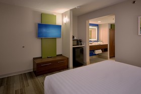 Holiday Inn Express & Suites Pigeon Forge - Sevierville