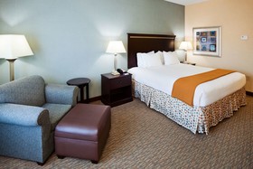 Holiday Inn Express Hotel & Suites Smyrna