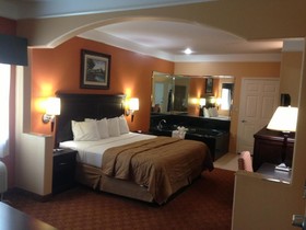 Scottish Inn & Suites