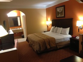 Scottish Inn & Suites