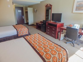 Howard Johnson by Wyndham Arlington Ballpark / Six Flags
