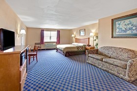 Super 8 by Wyndham Arlington Near AT&T Stadium