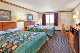 Super 8 by Wyndham Arlington Near AT&T Stadium
