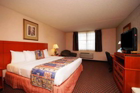 Quality Inn & Suites Downtown North