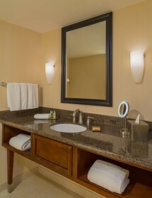 DoubleTree by Hilton Hotel Austin