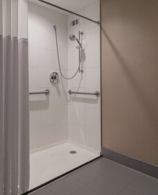 DoubleTree by Hilton Hotel Austin