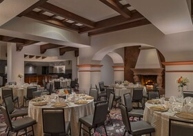 DoubleTree by Hilton Hotel Austin
