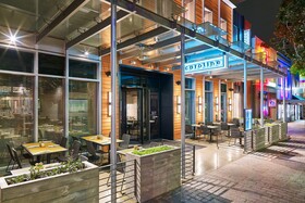 Element Austin Downtown