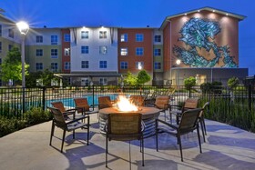 Homewood Suites by Hilton TechRidge Parmer @ I-35