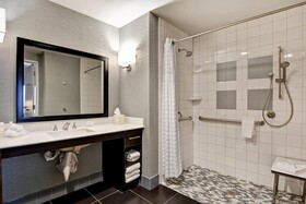 Homewood Suites by Hilton TechRidge Parmer @ I-35