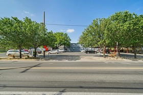Hyde Park Square by Evonify