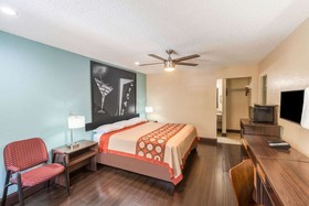 Super 8 by Wyndham Austin University/Downtown Area