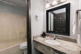 Super 8 by Wyndham Austin University/Downtown Area