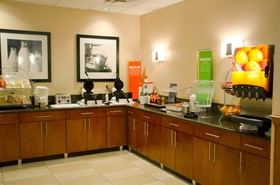 Hampton Inn & Suites College Station/US 6-East Bypass