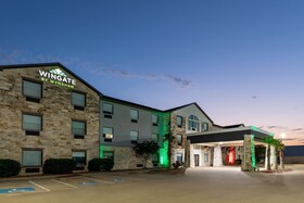 Hawthorn Extended Stay by Wyndham College Station South