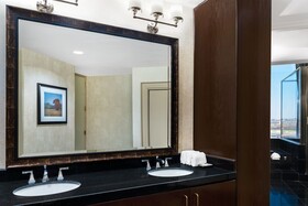 Renaissance Dallas North Hotel