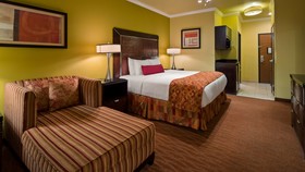 Best Western Plus Christopher Inn & Suites