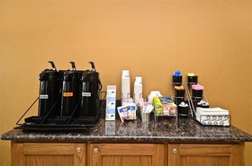 Best Western Plus Christopher Inn & Suites