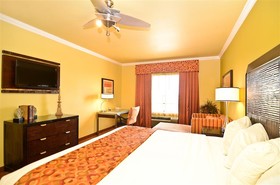 Best Western Plus Christopher Inn & Suites