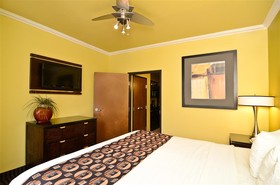 Best Western Plus Christopher Inn & Suites