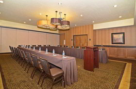 Best Western Plus Christopher Inn & Suites