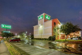HomeTowne Studios Dallas - Fort Worth
