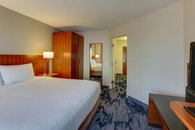 Fairfield Inn & Suites Fort Worth I-30 West Near NAS JRB