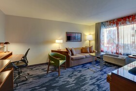 Fairfield Inn & Suites Fort Worth I-30 West Near NAS JRB