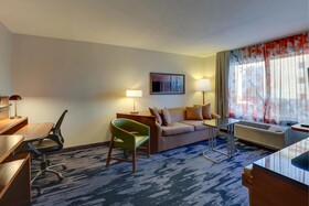 Fairfield Inn & Suites Fort Worth I-30 West Near NAS JRB