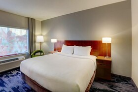 Fairfield Inn & Suites Fort Worth I-30 West Near NAS JRB
