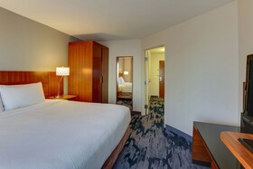 Fairfield Inn & Suites Fort Worth I-30 West Near NAS JRB