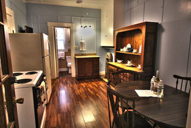 Peach Tree Inn & Suites