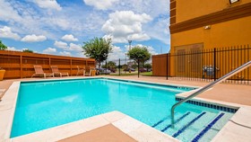 Best Western Plus Hobby Airport Inn & Suites