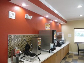 Econo Lodge Inn & Suites Houston NW-Cy-Fair