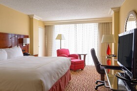 Marriott Houston West Loop by The Galleria