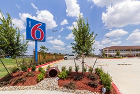 Motel 6 Houston, TX - North