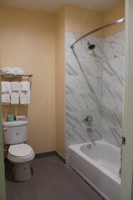 Express Inn & Suites
