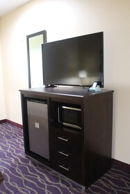 Express Inn & Suites