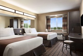 Microtel Inn & Suites by Wyndham Kenedy