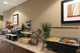 Microtel Inn & Suites by Wyndham Kenedy