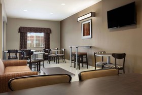 Microtel Inn & Suites by Wyndham Kenedy
