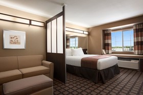 Microtel Inn & Suites by Wyndham Kenedy