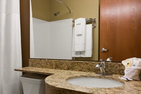 Microtel Inn & Suites by Wyndham Kenedy