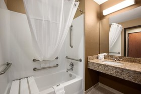 Microtel Inn & Suites by Wyndham Kenedy