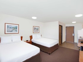 WoodSpring Suites Houston La Porte