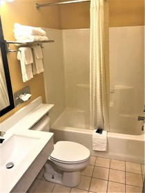 HomeTown Inn & Suites