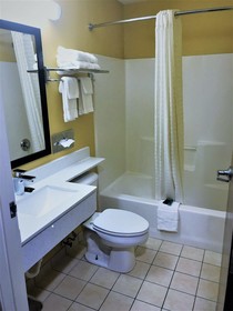 HomeTown Inn & Suites