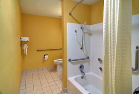 HomeTown Inn & Suites