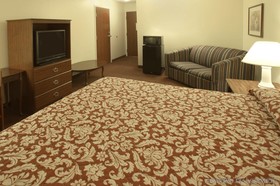 HomeTown Inn & Suites
